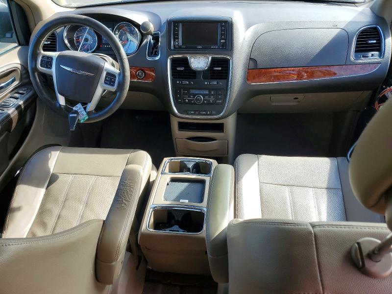 Photo 8 from auction – 2015 CHRYSLER TOWN & COU with VIN 2C4RC1CG3FR699300