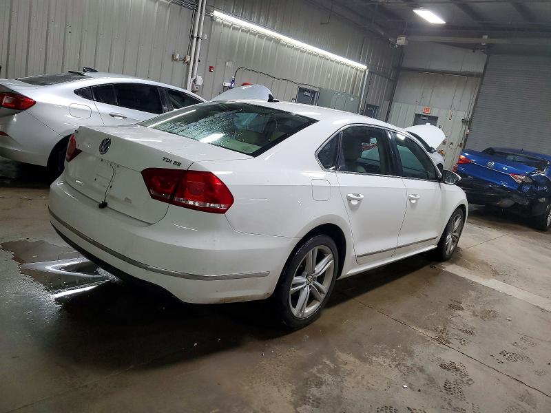 Photo 3 from auction – 2012 VOLKSWAGEN PASSAT SE with VIN 1VWBN7A35CC027447