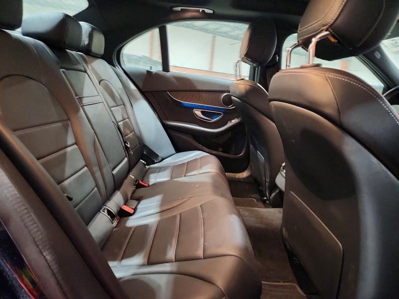 Photo 10 from auction – 2016 MERCEDES-BENZ C 300 4MAT with VIN 55SWF4KB4GU105097
