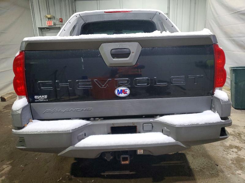 Photo 6 from auction – 2002 CHEVROLET AVALANCHE with VIN 3GNEK13T82G352292