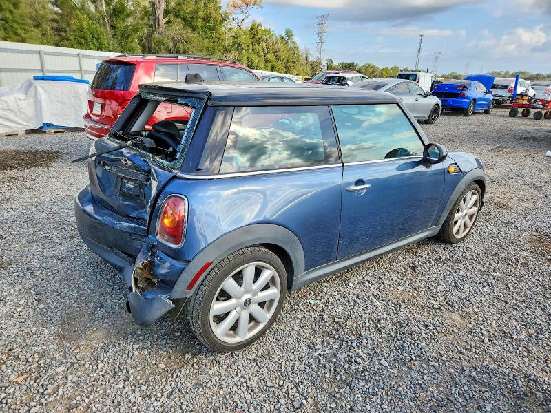Photo 3 from auction – 2010 MINI COOPER with VIN WMWMF3C51ATU79213