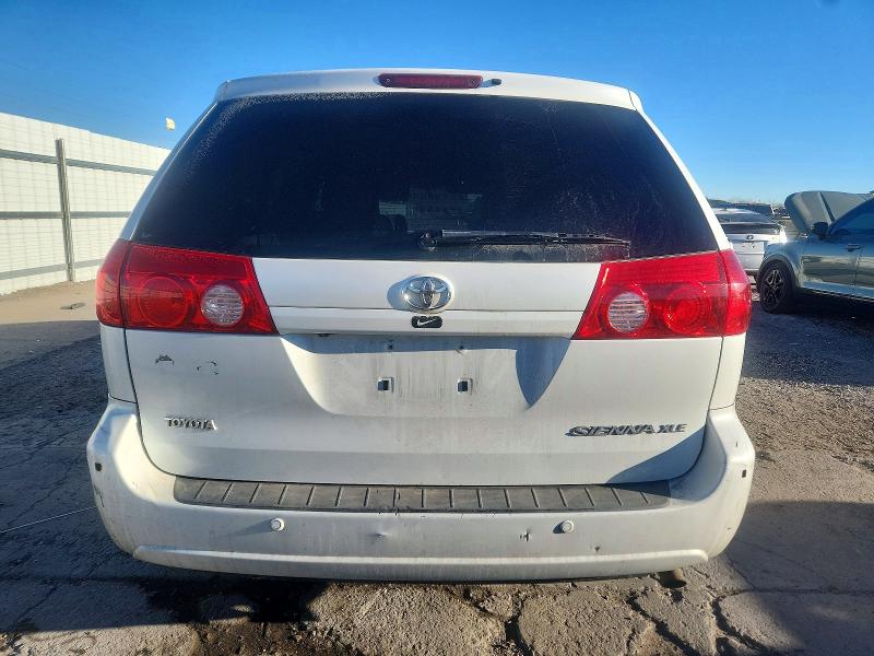 Photo 6 from auction – 2010 TOYOTA SIENNA XLE with VIN 5TDYK4CC6AS336499