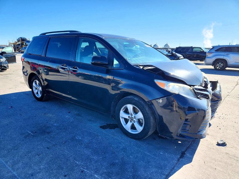 Photo 4 from auction – 2019 TOYOTA SIENNA with VIN 5TDKZ3DC7KS975244