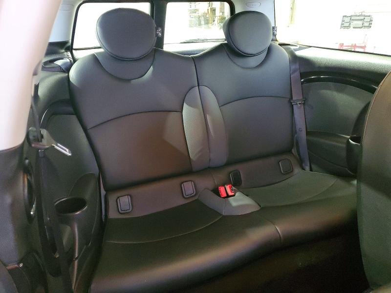 Photo 10 from auction – 2010 MINI COOPER CLU with VIN WMWML3C58ATX39356