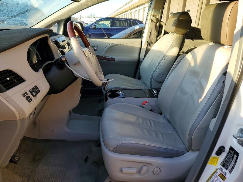Photo 7 from auction – 2012 TOYOTA SIENNA XLE with VIN 5TDYK3DC1CS263621