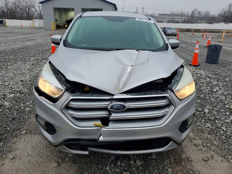 Photo 5 from auction – 2017 FORD ESCAPE with VIN 1FMCU0GD1HUC45867