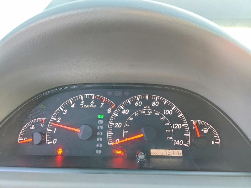 Photo 9 from auction – 2005 TOYOTA CAMRY LE with VIN 4T1BE30K15U578438