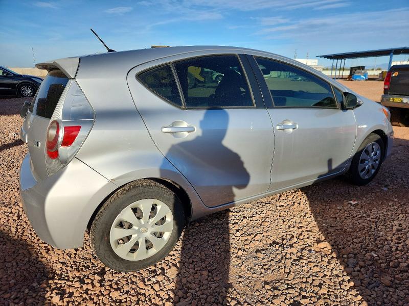 Photo 3 from auction – 2012 TOYOTA PRIUS C with VIN JTDKDTB3XC1503930