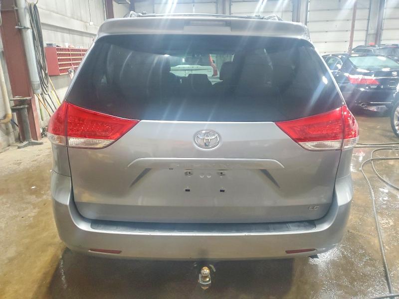 Photo 6 from auction – 2013 TOYOTA SIENNA LE with VIN 5TDKK3DC5DS302587