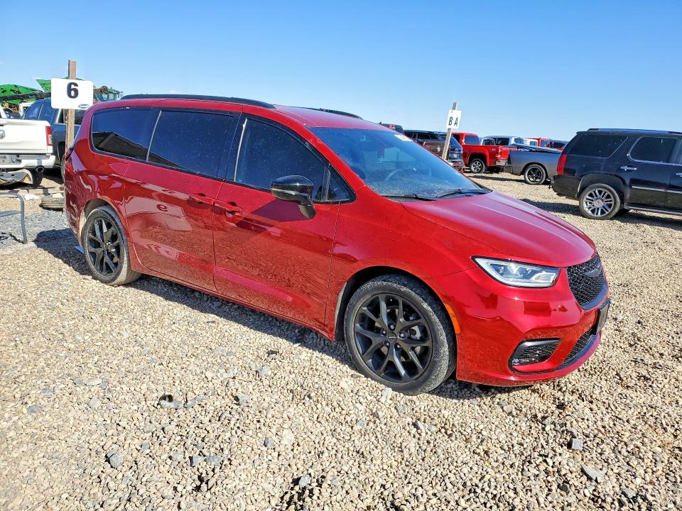Photo 4 from auction – 2024 CHRYSLER PACIFICA with VIN 2C4RC1BG8RR199803
