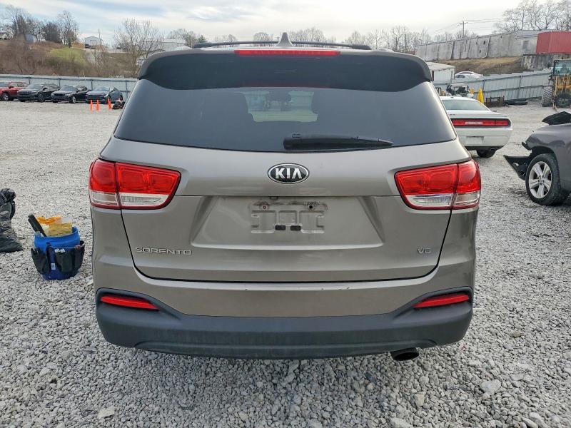 Photo 6 from auction – 2016 KIA SORENTO LX with VIN 5XYPGDA58GG044019