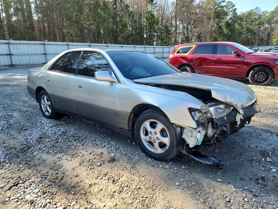 Photo 4 from auction – 1999 LEXUS ES with VIN JT8BF28G2X0217871