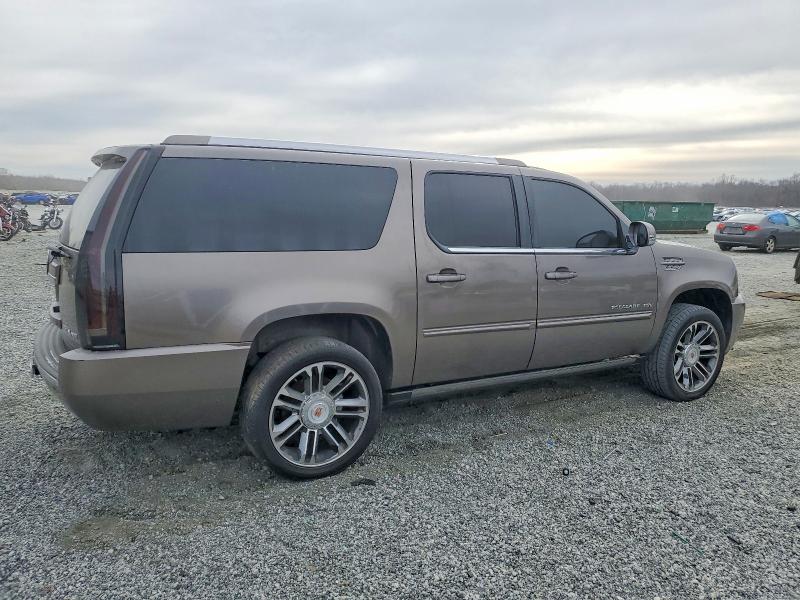 Photo 3 from auction – 2013 CADILLAC ESCALADE with VIN 1GYS3JEF8DR172260