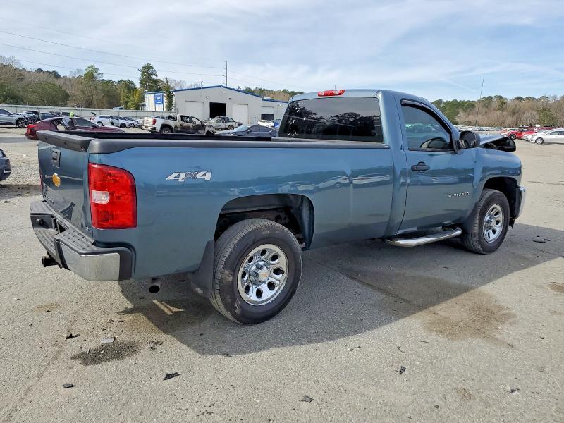 Photo 3 from auction – 2013 CHEVROLET SILVERADO with VIN 1GCNKPEA2DZ196079