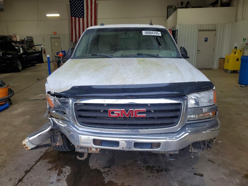 Photo 5 from auction – 2004 GMC NEW SIERRA with VIN 2GTEC19T641105538