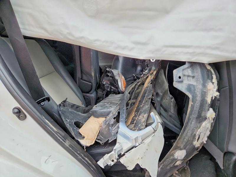 Photo 11 from auction – 2015 TOYOTA RAV4 LIMIT with VIN 2T3DFREV3FW365155
