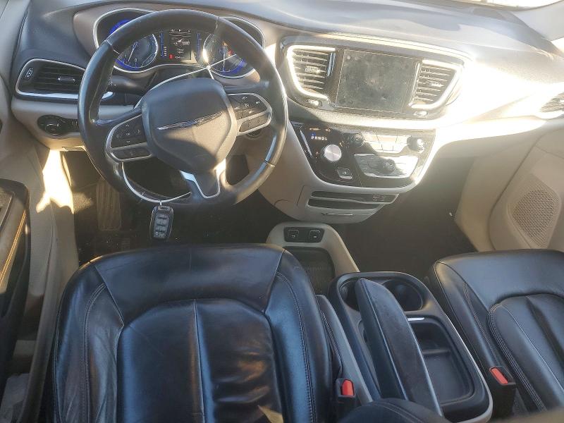 Photo 8 from auction – 2017 CHRYSLER PACIFICA T with VIN 2C4RC1BG3HR526901