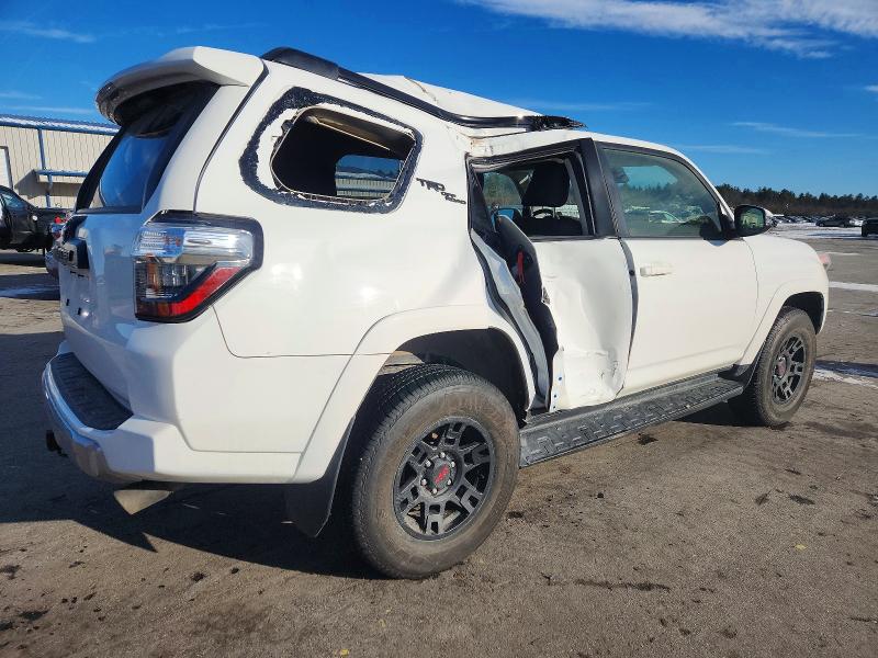 Photo 3 from auction – 2024 TOYOTA 4RUNNER with VIN JTERU5JR4R6239093