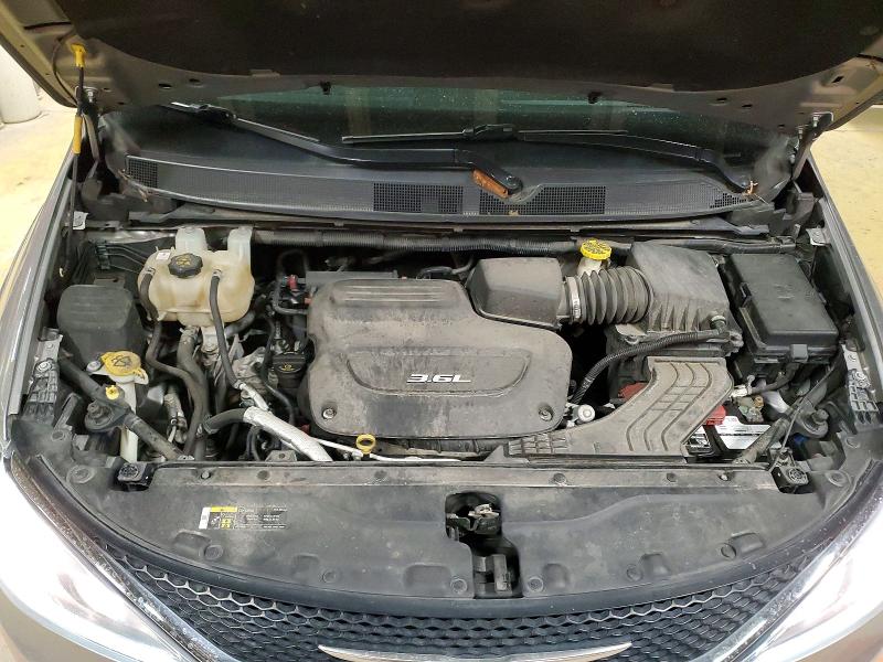 Photo 12 from auction – 2018 CHRYSLER PACIFICA T with VIN 2C4RC1BG1JR216848