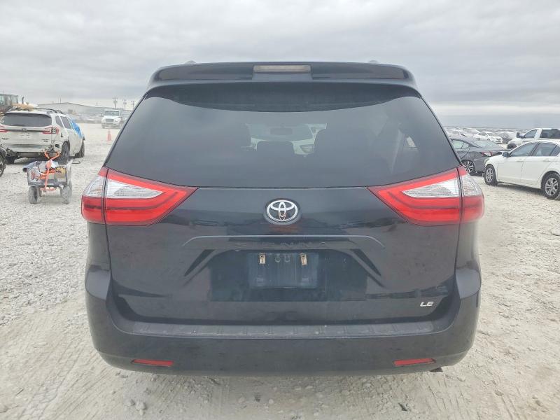 Photo 6 from auction – 2017 TOYOTA SIENNA LE with VIN 5TDKZ3DC2HS834090