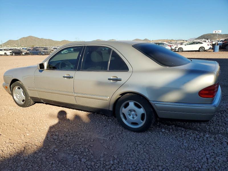 Photo 2 from auction – 1998 MERCEDES-BENZ E 430 with VIN WDBJF70F7WA687639
