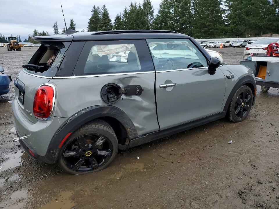 Photo 3 from auction – 2022 MINI COOPER with VIN WMW13DJ05N2R93375