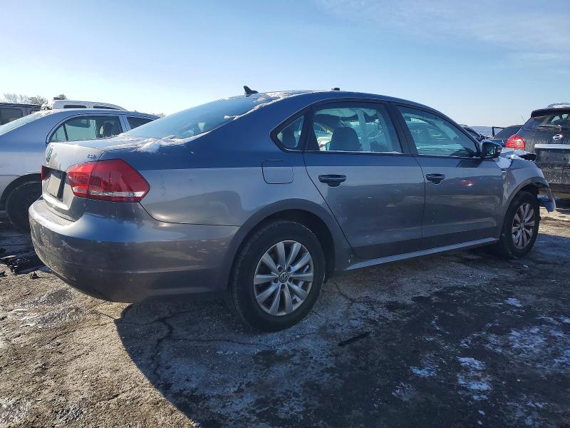 Photo 3 from auction – 2015 VOLKSWAGEN PASSAT S with VIN 1VWAT7A3XFC034965
