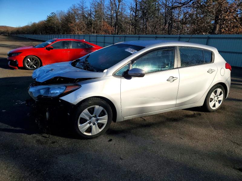 Photo 1 from auction – 2016 KIA FORTE LX with VIN KNAFK5A81G5524421