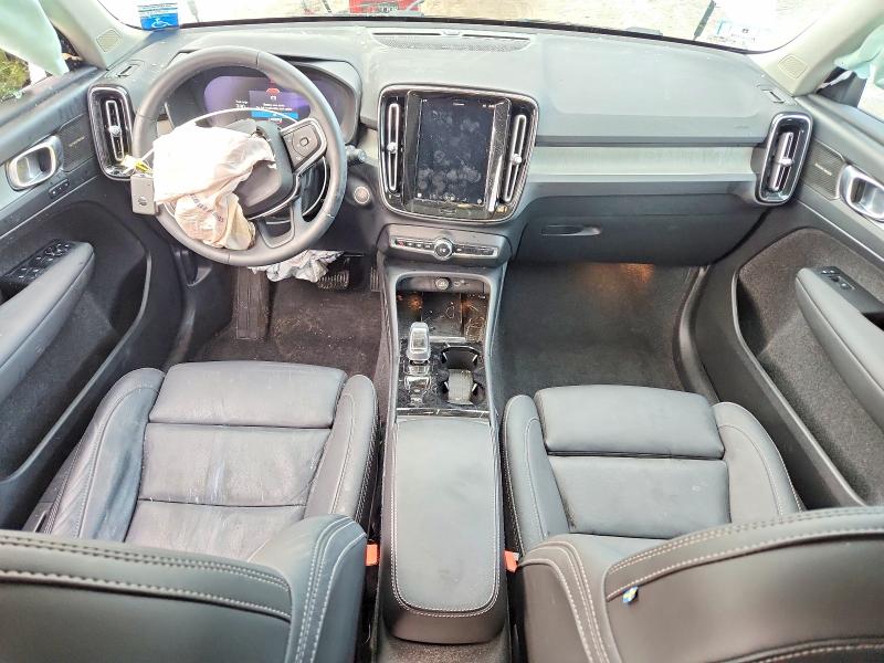 Photo 8 from auction – 2024 VOLVO XC40 PLUS with VIN YV4L12UL2R2360363