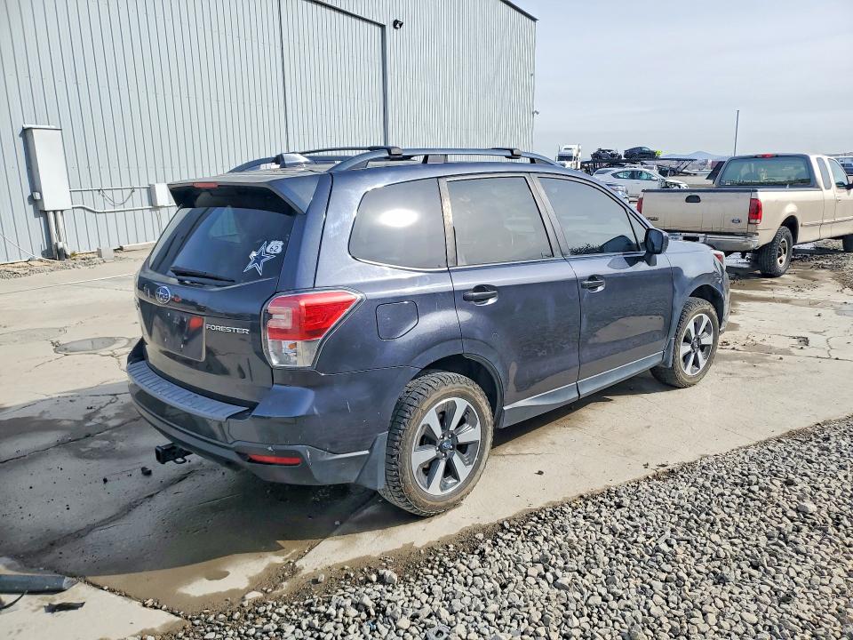 Photo 3 from auction – 2018 SUBARU FORESTER 2 with VIN JF2SJAGC3JH415281