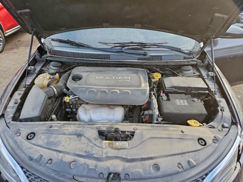 Photo 11 from auction – 2015 CHRYSLER 200 LIMITE with VIN 1C3CCCAB5FN725762