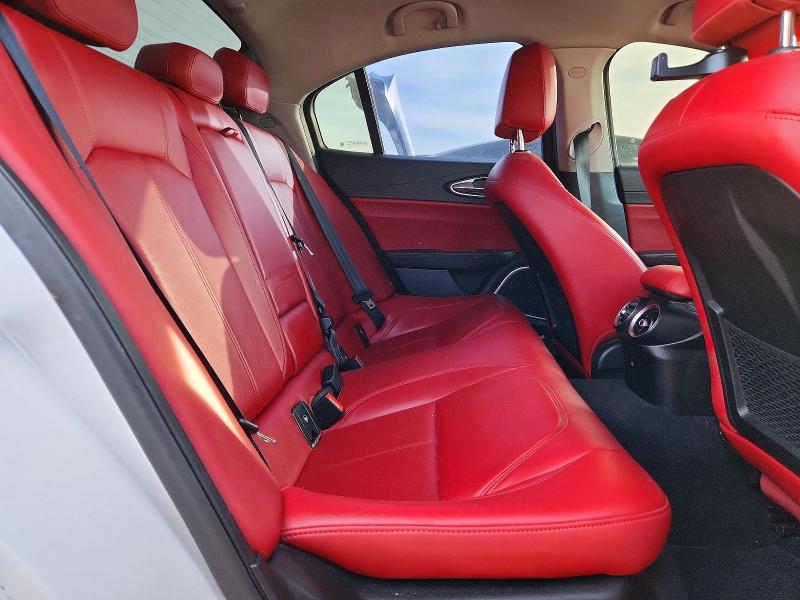 Photo 10 from auction – 2018 ALFA ROMEO GIULIA with VIN ZARFAEBN6J7566336