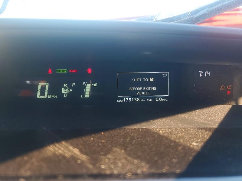 Photo 9 from auction – 2015 TOYOTA PRIUS V with VIN JTDZN3EU3FJ020283