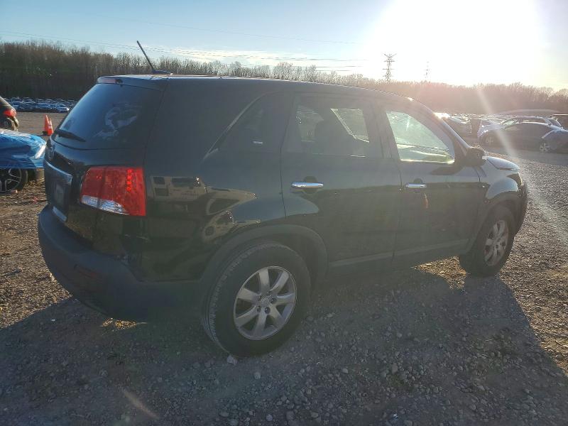 Photo 3 from auction – 2012 KIA SORENTO with VIN 5XYKT4A17CG203982