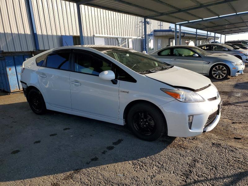 Photo 4 from auction – 2014 TOYOTA PRIUS C FO with VIN JTDKN3DU0E1759127