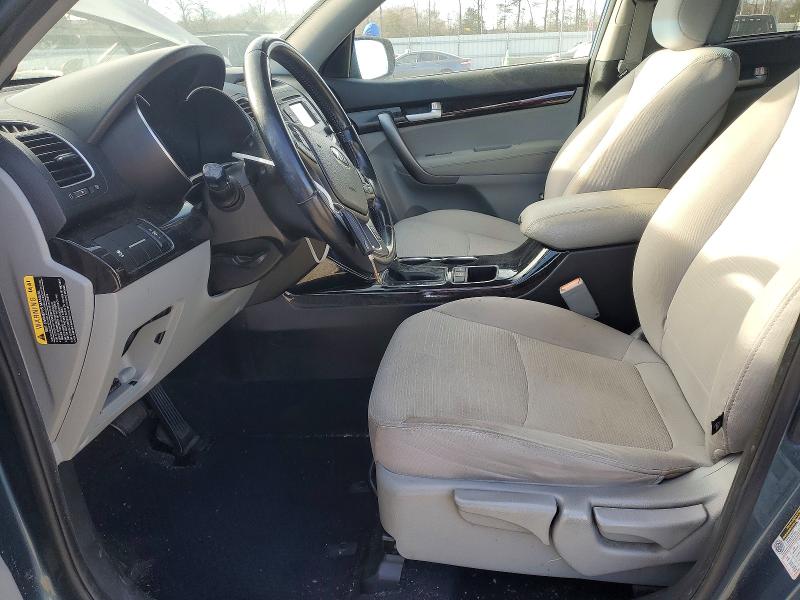 Photo 7 from auction – 2015 KIA SORENTO LX with VIN 5XYKT4A69FG610167
