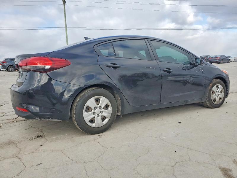 Photo 3 from auction – 2017 KIA FORTE with VIN 3KPFK4A75HE086352