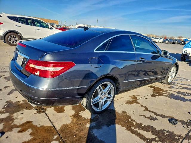 Photo 3 from auction – 2011 MERCEDES-BENZ E with VIN WDDKJ5GB4BF076207