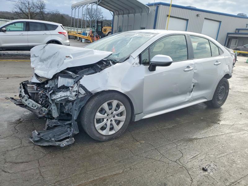 TOYOTA COROLLA LE 2024 with VIN JTDBCMFE2RJ033177 - Photo from auction