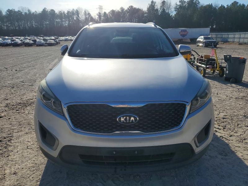 Photo 5 from auction – 2017 KIA SORENTO with VIN 5XYPG4A32HG270699