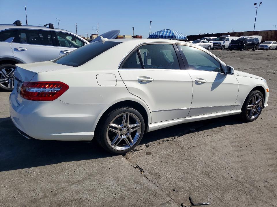 Photo 3 from auction – 2011 MERCEDES-BENZ E 550 with VIN WDDHF7CB7BA265797