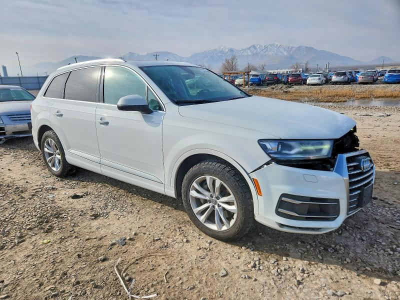 Photo 4 from auction – 2017 AUDI Q7 PREMIUM with VIN WA1LHBF7XHD054300