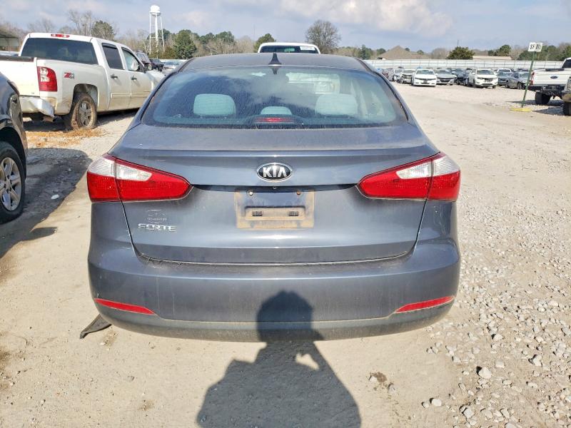 Photo 6 from auction – 2016 KIA FORTE LX with VIN KNAFX4A61G5503594