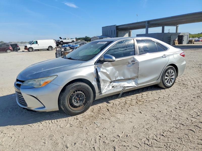 TOYOTA CAMRY LE 2017 with VIN 4T1BF1FK3HU649930 - Photo from auction