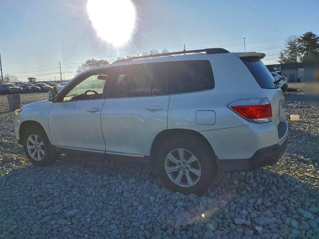 Photo 2 from auction – 2012 TOYOTA HIGHLANDER with VIN 5TDBK3EH9CS107567