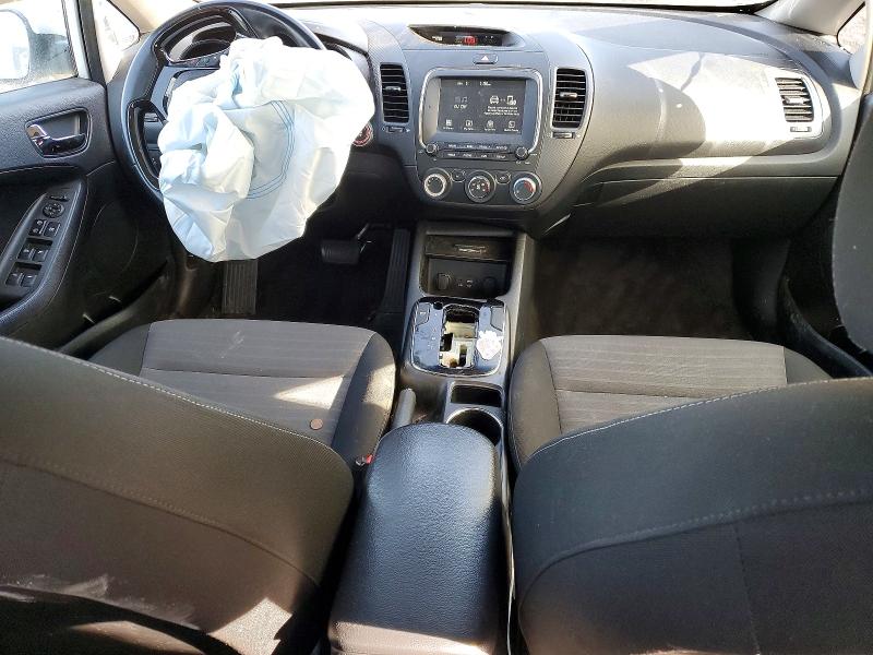 Photo 8 from auction – 2017 KIA FORTE with VIN 3KPFL4A70HE024239
