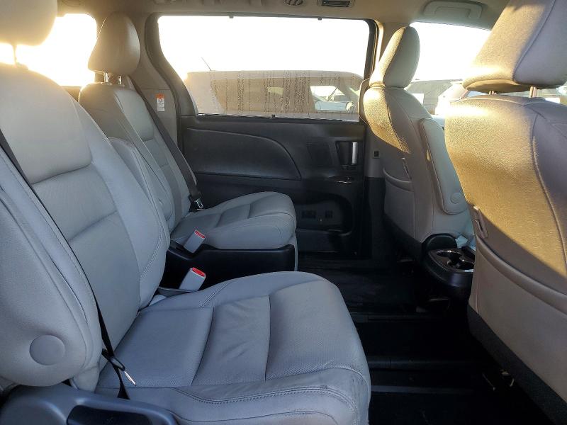 Photo 11 from auction – 2017 TOYOTA SIENNA with VIN 5TDYZ3DC9HS790826