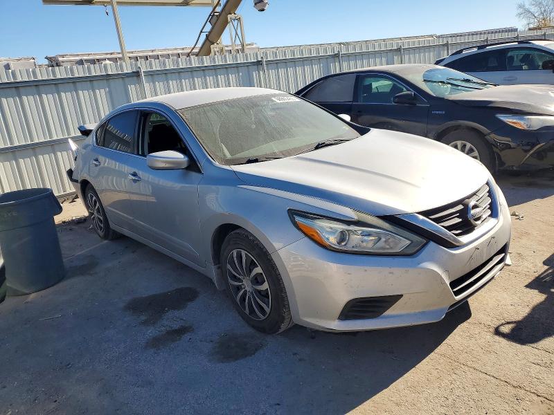 Photo 4 from auction – 2017 NISSAN ALTIMA with VIN 1N4AL3AP5HN310013