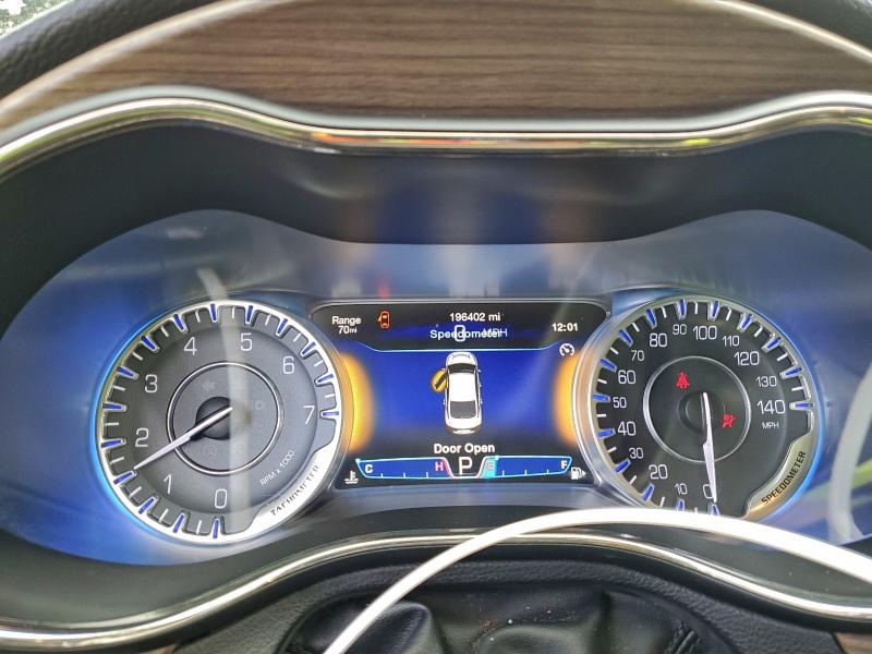 Foto 9 de la subasta – 2015 CHRYSLER 200 C con VIN 1C3CCCCB6FN561077