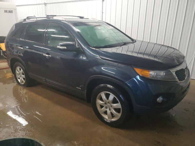 Photo 4 from auction – 2013 KIA SORENTO LX with VIN 5XYKTCA62DG337970